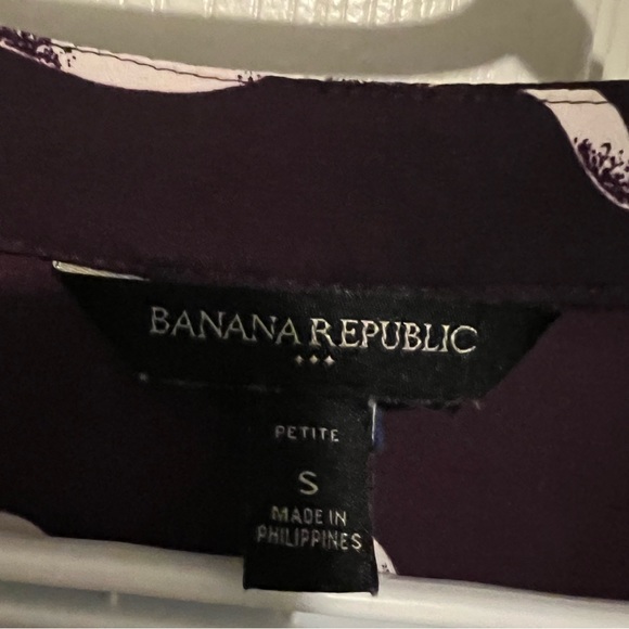 Banana Republic Burgandy Ribbon Print Blouse - Small (Petite) - Picture 2 of 3